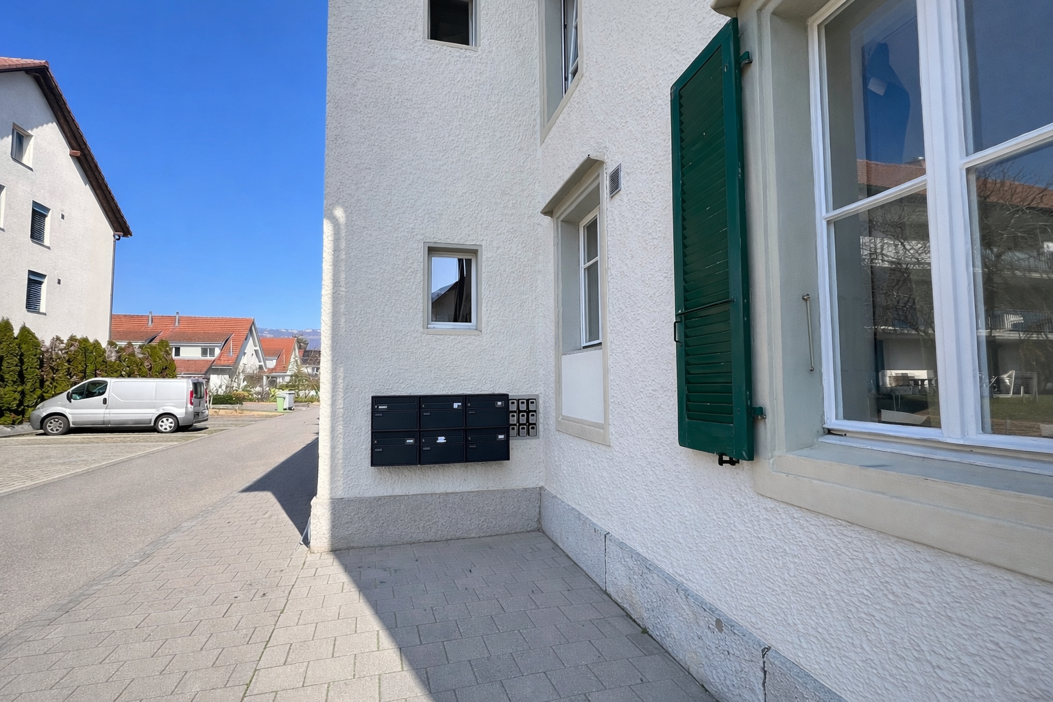 Schlüsseltresore rechts neben den Briefkästen in Derendingen