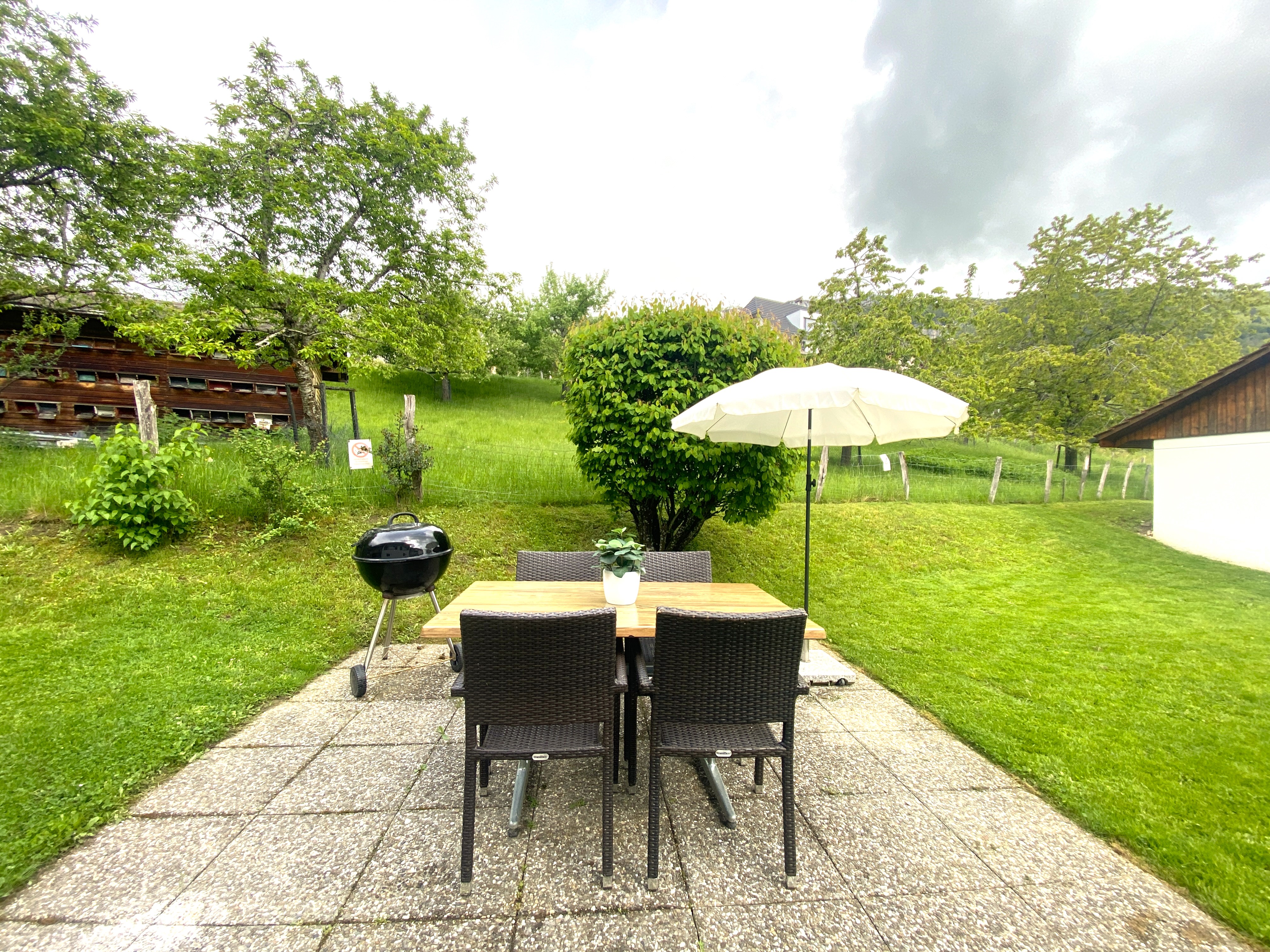 Monteurzimmer Günsberg, Terrasse mit Blick auf den Balmberg