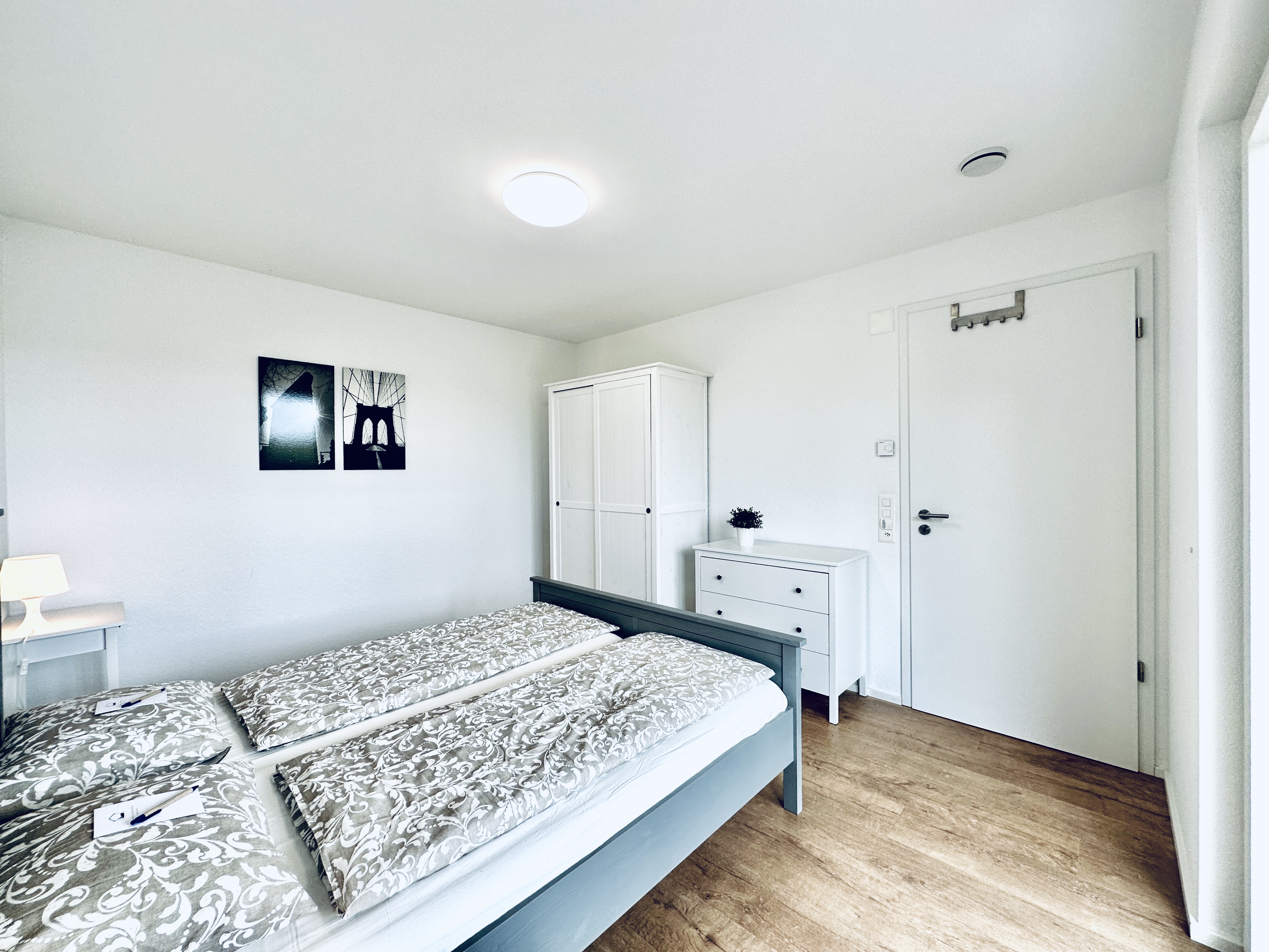 Tiny House Deitingen, Küche mit Esstisch