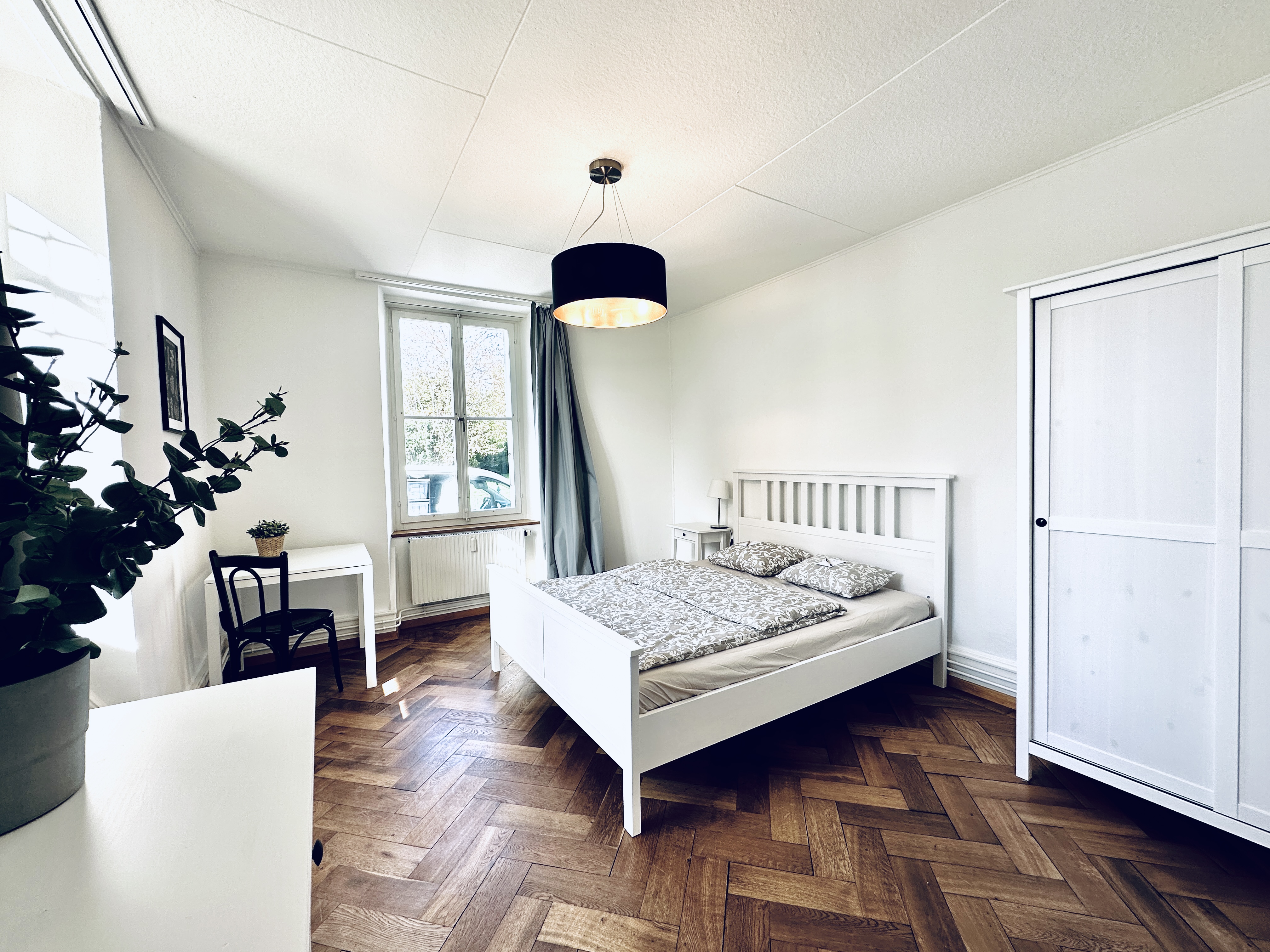 Möbliertes Zimmer