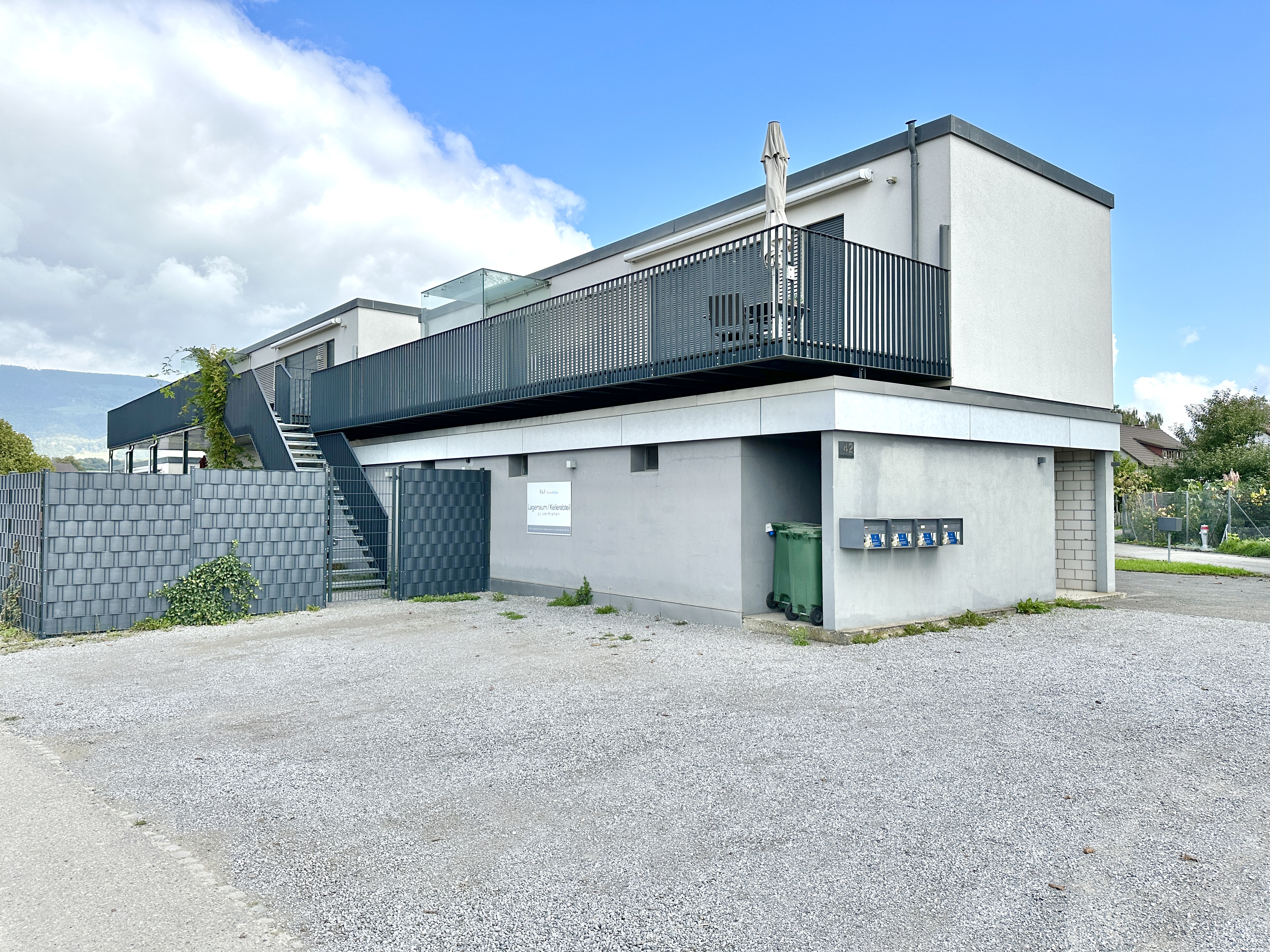 Gratis Gästeparkplätze vor dem Tiny House an der Schachenstrasse in Deitingen