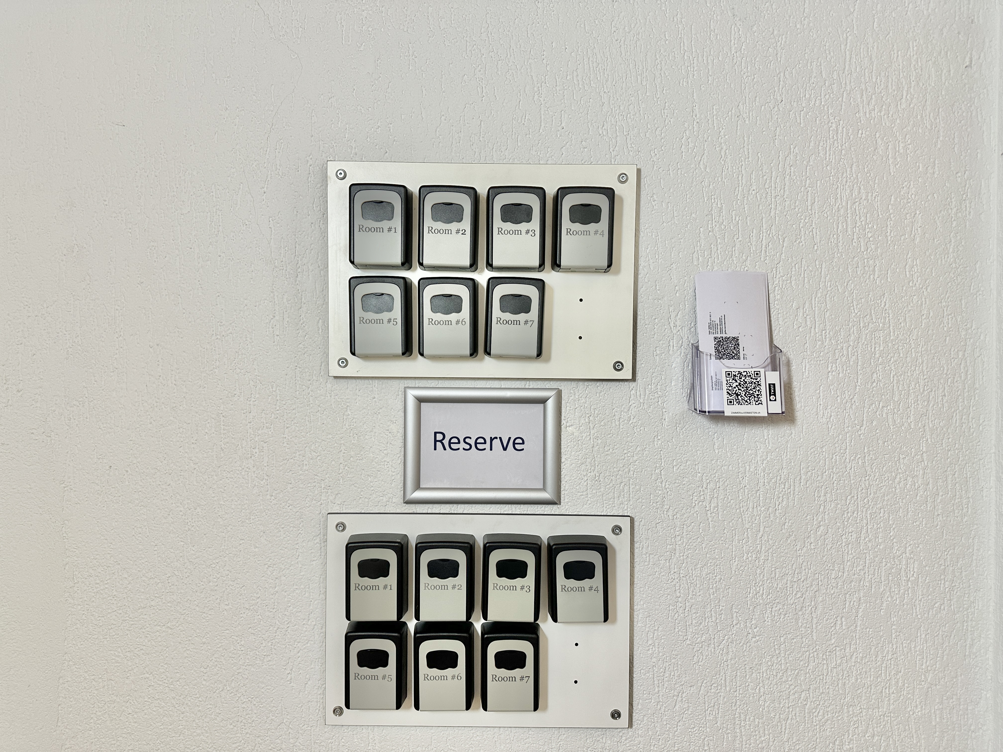 Schlüsseltresore im Gang des 1. Obergeschosses in Biberist