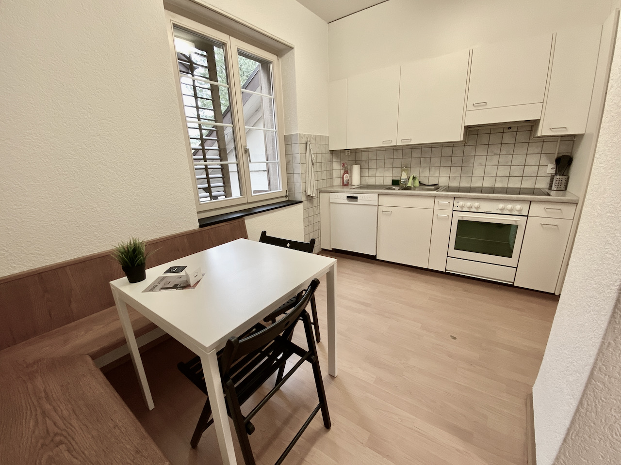 Gruppenapartment in Balsthal, Badezimmer mit Dusche